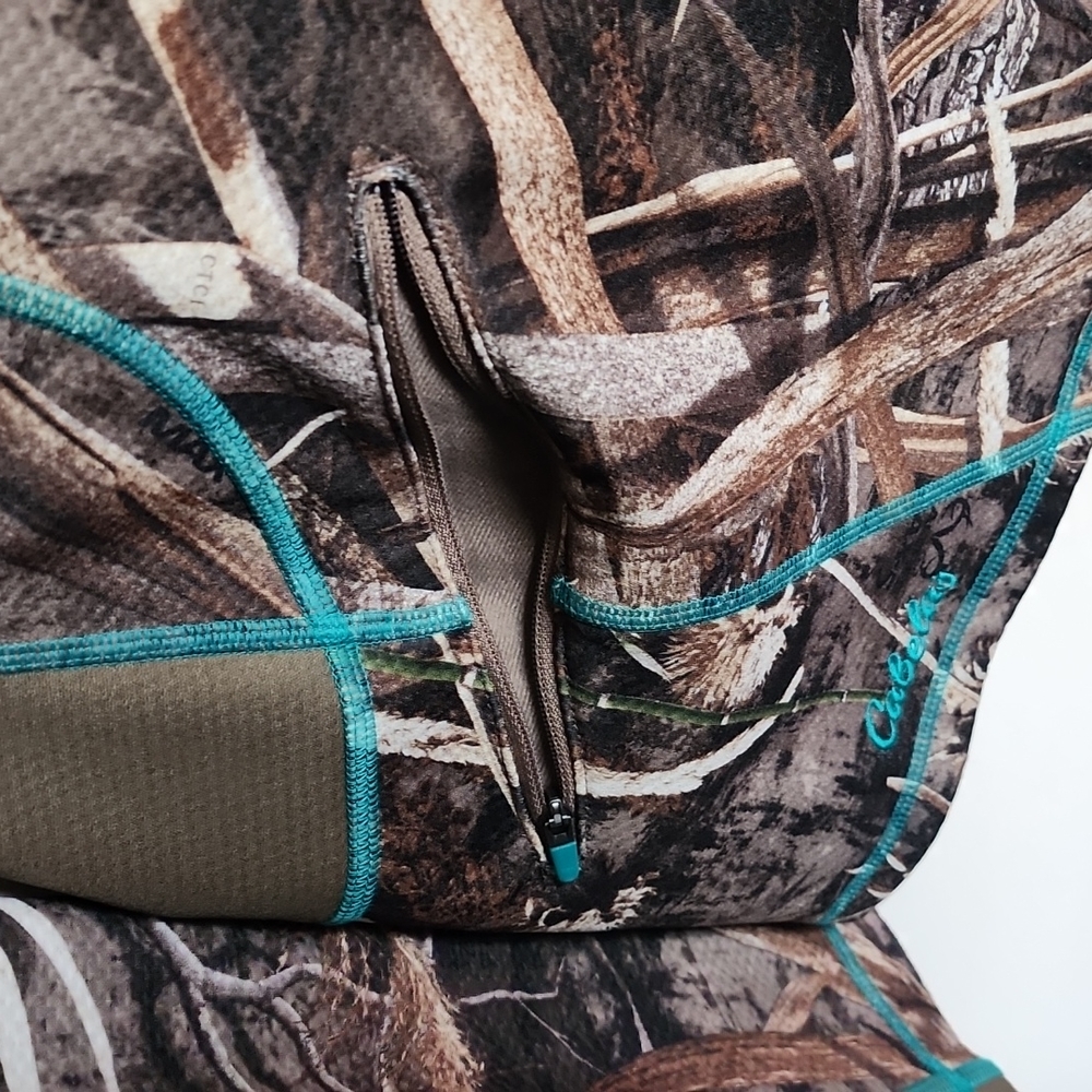 Cabelas Perfet Condition - image 3